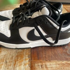 Nike panda Dunks - Black and White Sneakers